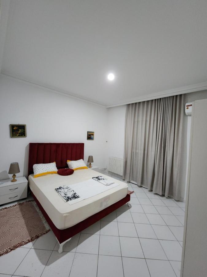 Duplex Bien Equipe Securise Avec Jardin Et Veranda Ла Марса Екстериор снимка