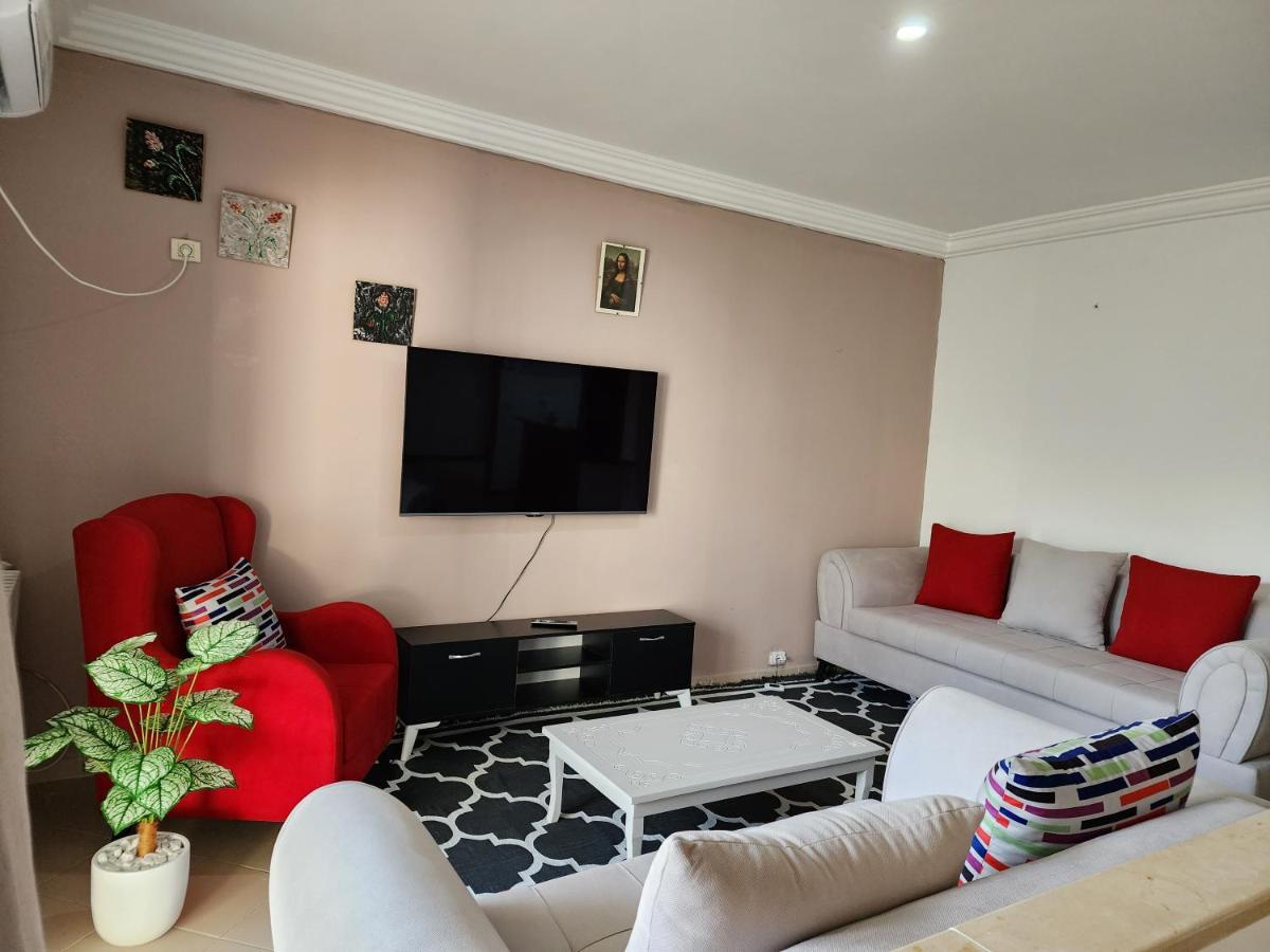 Duplex Bien Equipe Securise Avec Jardin Et Veranda Ла Марса Екстериор снимка