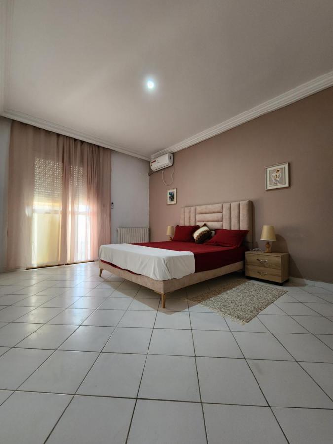 Duplex Bien Equipe Securise Avec Jardin Et Veranda Ла Марса Екстериор снимка